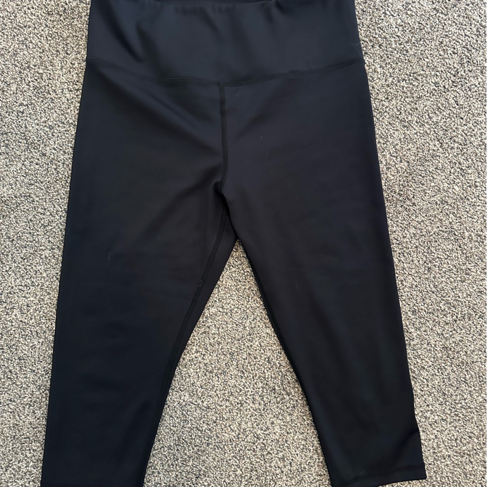 Zyia active three-quarter length leggings